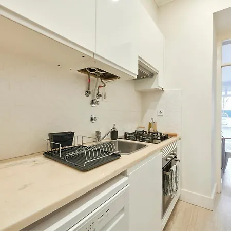 Charming 3br W/ Patio, By Timecooler * Lisboa