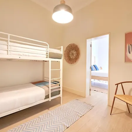 Apartamento Charming 3br W/ Patio, By Timecooler