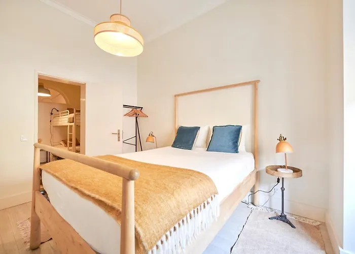 Charming 3br W/ Patio, By Timecooler Apartamento *