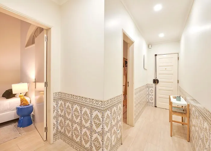 Charming 3br W/ Patio, By Timecooler Lisboa