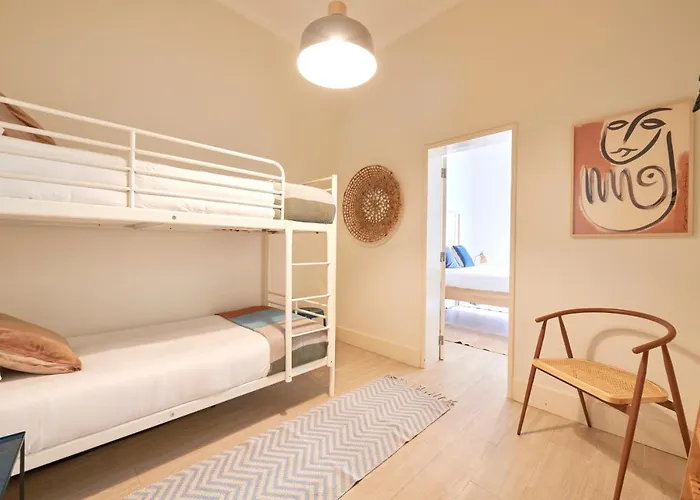 Apartamento Charming 3br W/ Patio, By Timecooler