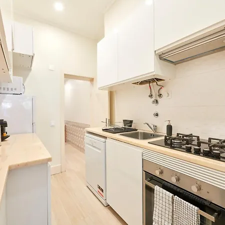 Апартаменти Charming 3br W/ Patio, By Timecooler Лісабон