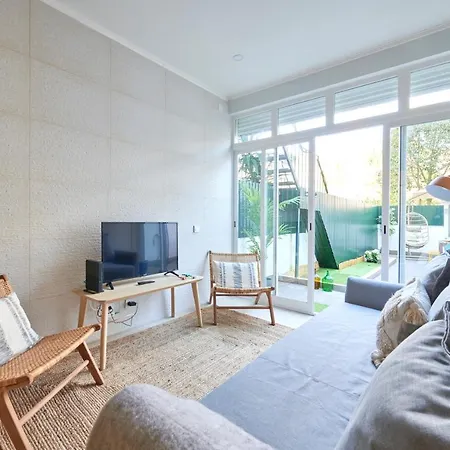 Charming 3br W/ Patio, By Timecooler Апартаменти Лісабон