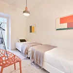 Charming 3br W/ Patio, By Timecooler *