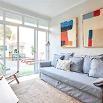 Charming 3br W/ Patio, By Timecooler *