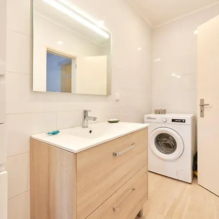Charming 3br W/ Patio, By Timecooler Appartement Lisboa